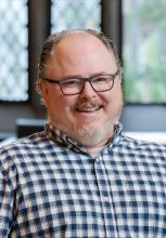 head shot of Scott Mealey