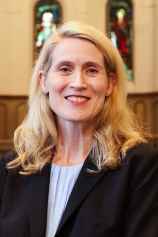 Kristen Deede Johnson headshot 